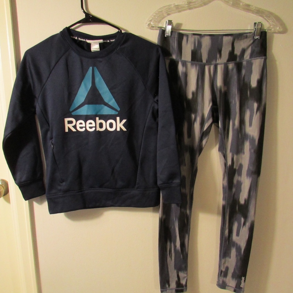 Reebok Logo Navy Blue Sweatshirt & Leggings